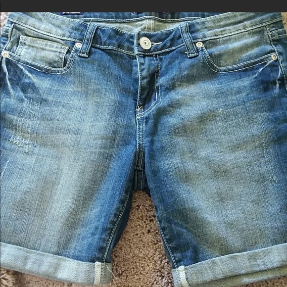 Vigoss Pants - NWOT Vigoss Denim cuffed Bermudas shorts